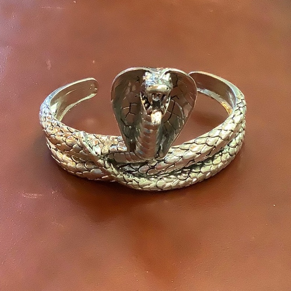 COPY - Cobra bracelet